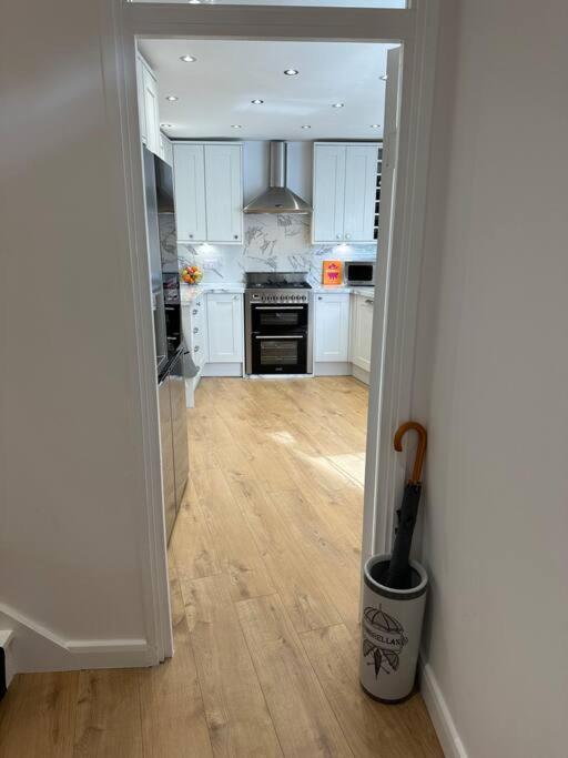 Stylish, Smart & Fun 4 Bed Home Londra Dış mekan fotoğraf