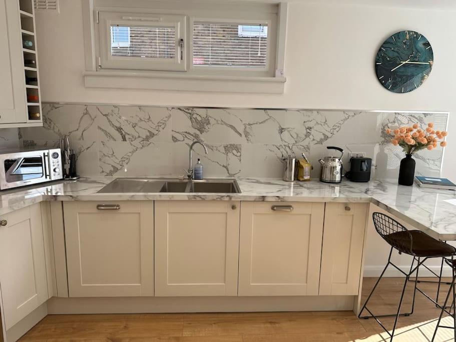 Stylish, Smart & Fun 4 Bed Home Londra Dış mekan fotoğraf