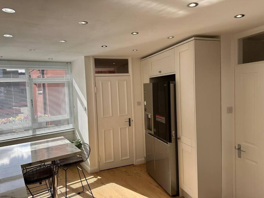 Stylish, Smart & Fun 4 Bed Home Londra Dış mekan fotoğraf